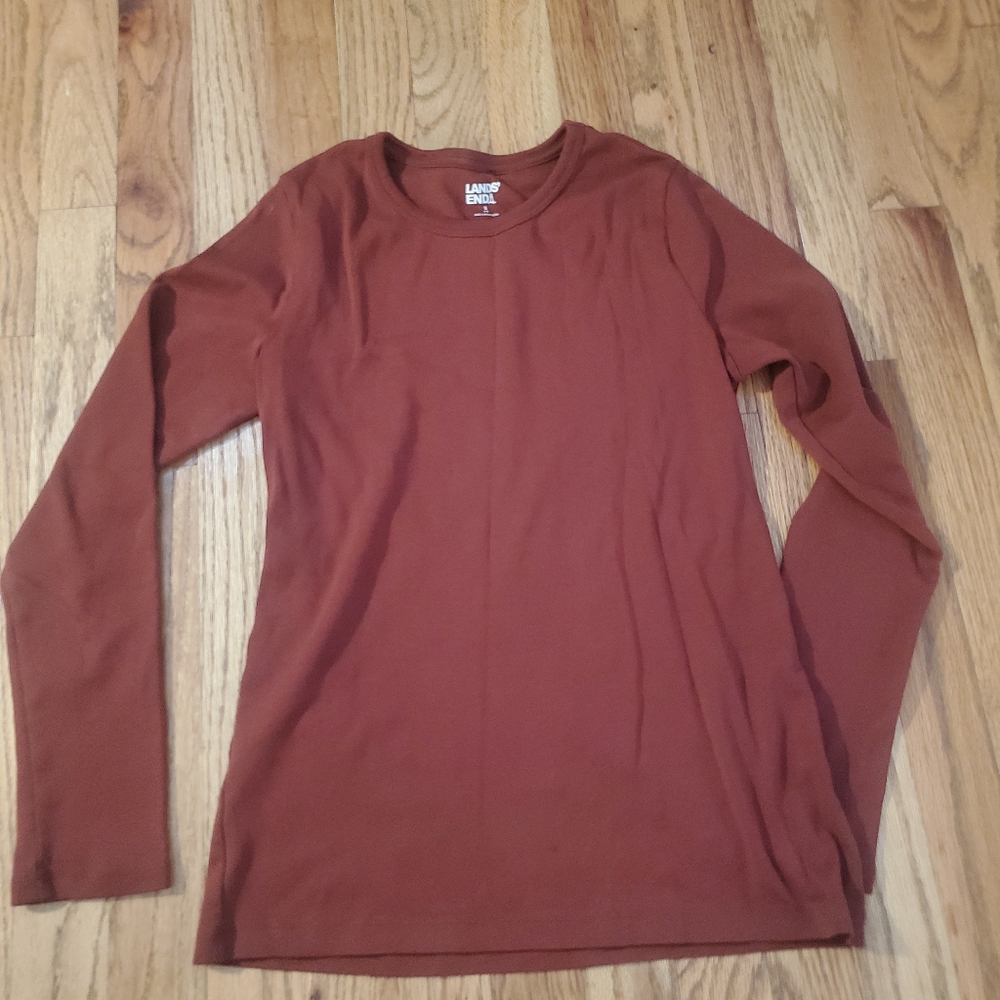 Lands end basic long sleeve in rust, size small